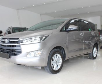 Toyota Innova E 2.0MT 2018 - Bán xe Toyota Innova E 2.0MT sản xuất 2018, màu xám số sàn