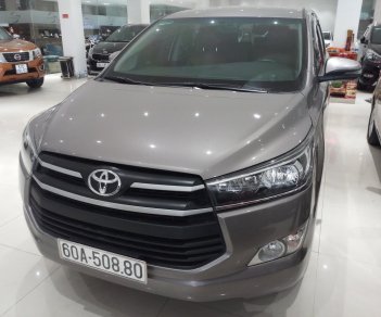 Toyota Innova E 2.0MT 2018 - Cần bán Toyota Innova E 2.0MT sx 2018, màu ghi, giá 715tr