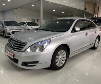 Nissan Teana 2010 - Cần bán xe Nissan Teana sản xuất 2010, màu bạc, nhập khẩu