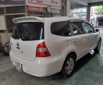 Nissan Grand livina 2011 - Gia đình bán Nissan Grand livina đời 2011, màu trắng