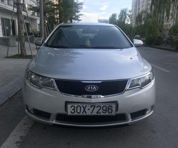 Kia Forte Sli 2009 - Bán Kia Forte Sli năm sản xuất 2010, màu bạc, nhập khẩu nguyên chiếc