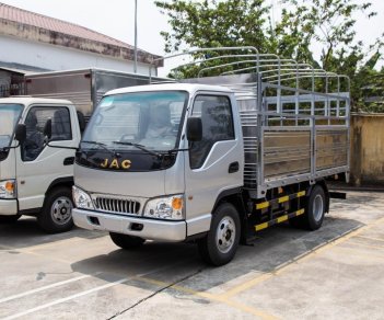 2019 - Bán xe tải JAC 2 tấn 4, máy Isuzu trả góp giá rẻ