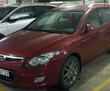 Hyundai i30 CW 2011 - Bán Hyundai i30 CW năm sản xuất 2011, màu đỏ, xe nhập