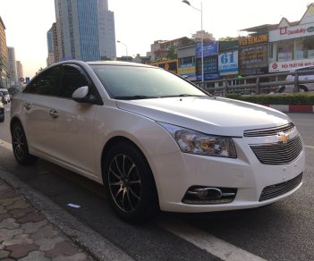 Chevrolet Cruze 1.8LTZ 2015 - Cần bán xe Chevrolet Cruze 1.8 LTZ 2015, màu trắng