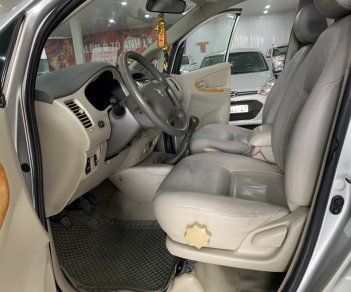 Toyota Innova 2.0G 2009 - Bán ô tô Toyota Innova 2.0G sản xuất năm 2009, màu bạc