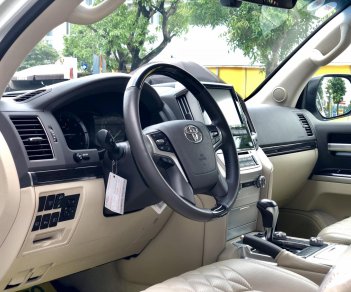 Toyota Land Cruiser VXR 2018 - Bán xe Toyota Land Cruiser VXR sản xuất năm 2018, màu trắng, nhập Dubai 0941.68.6611