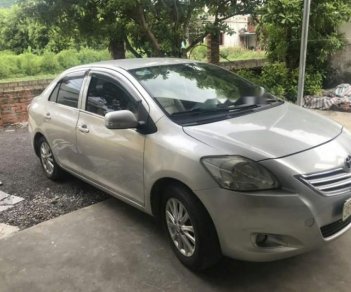 Toyota Vios E 2010 - Chính chủ bán xe Toyota Vios E đời 2010, màu bạc, nhập khẩu