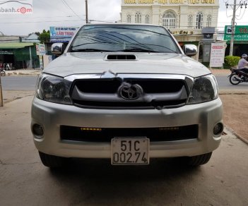 Toyota Hilux 3.0G 4x4 MT 2010 - Bán Toyota Hilux 3.0G 4x4 MT 2010, màu bạc, xe nhập