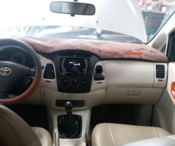 Toyota Innova 2.0G 2011 - Chính chủ bán Toyota Innova 2.0G đời 2011, màu bạc