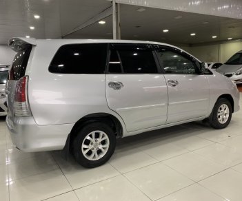 Toyota Innova J 2008 - Cần bán xe Toyota Innova J 2008, màu bạc