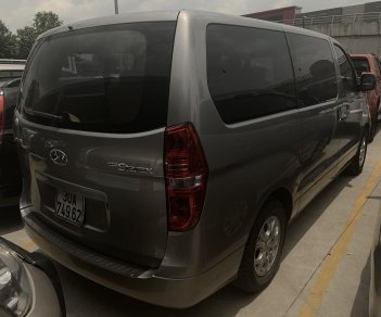 Hyundai Starex 2015 - Bán ô tô Hyundai Starex đời 2015, màu xám (ghi)