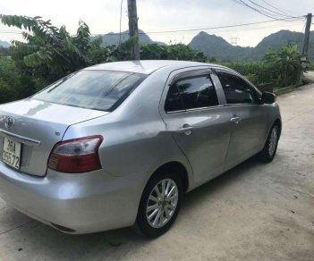 Toyota Vios E 2010 - Gia đình bán Toyota Vios E năm sản xuất 2010, màu bạc, xe nhập