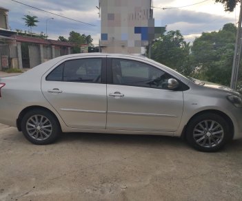 Toyota Vios E 2013 - Bán ô tô Toyota Vios E sản xuất 2013, màu bạc