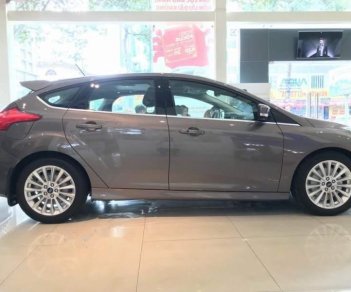 Ford Focus 2019 - Cần bán xe Ford Focus đời 2019, màu xám, ưu đãi lớn