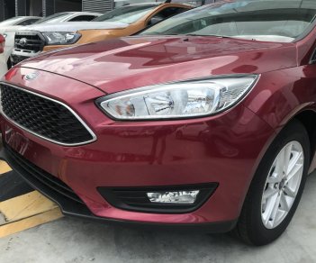 Ford Focus Trend 2019 - Bán Focus rẻ bất ngờ tặng phụ kiện hấp dẫn, chỉ trả trước 200tr nhận xe liền