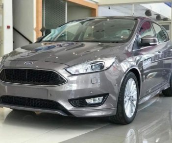 Ford Focus 2019 - Cần bán xe Ford Focus đời 2019, màu xám, ưu đãi lớn