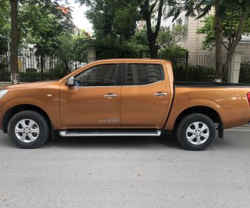 Nissan Navara 2.5MT 2WD 2016 - Gia đình em cần bán Nissan Navara 2016, màu cam, xe nhập khẩu, full option, mới 99%