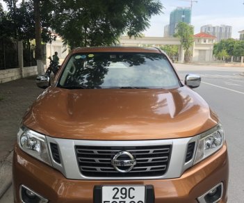 Nissan Navara 2.5MT 2WD 2016 - Gia đình em cần bán Nissan Navara 2016, màu cam, xe nhập khẩu, full option, mới 99%