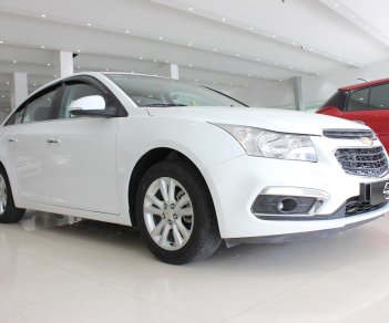 Chevrolet Cruze LT 2017 - Cần bán Chevrolet Cruze LT đời 2017, màu trắng, giá chỉ 420 triệu