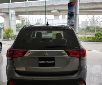 Mitsubishi Outlander 2.0 Pre 2019 - Mitsubishi Outlander 2.0 Pre giá giảm kịch sàn, nhiều ưu đãi khuyến mại - Liên hệ: 0985.598.257