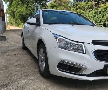 Chevrolet Cruze    LT   2016 - Bán ô tô Chevrolet Cruze LT đời 2016, màu trắng số sàn