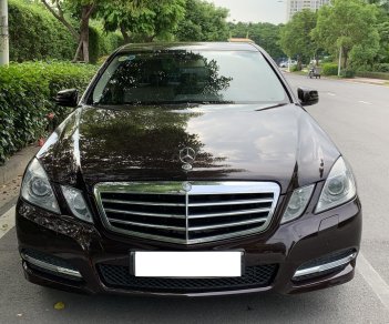 Mercedes-Benz E class 2010 - Cần bán Mercedes E250 năm 2010, màu nâu đăng ký 2011