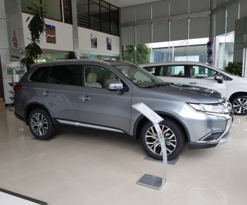 Mitsubishi Outlander 2.0 Pre 2019 - Mitsubishi Outlander 2.0 Pre giá giảm kịch sàn, nhiều ưu đãi khuyến mại - Liên hệ: 0985.598.257