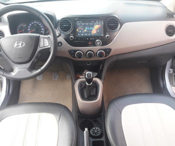 Hyundai Grand i10 2016 - Bán xe Hyundai Grand I10 1.2 Sedan 2016 số sàn màu bạc