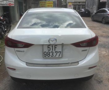 Mazda 3 2016 - Cần bán gấp Mazda 3 đời 2016, màu trắng số tự động, 620 triệu