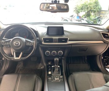 Mazda 3 2018 - Bán ô tô Mazda 3 Hatchback 2018, màu xanh đá lướt 9000 km