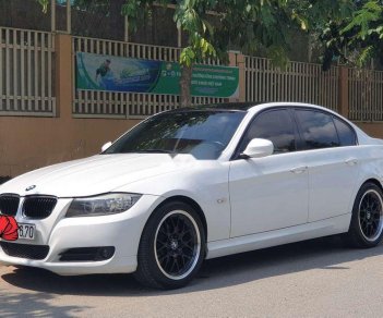 BMW 3 Series 320i 2010 - Cần bán lại xe BMW 3 Series 320i đời 2010, màu trắng, xe nhập