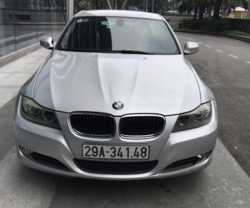 BMW 3 Series 320i 2010 - Bán ô tô BMW 3 Series đời 2010, chính chủ, bảo trì bảo dưỡng chính hãng, màu bạc, nhập khẩu 