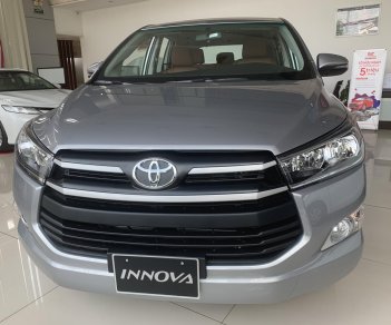 Toyota Innova E 2019 - Mua xe Innova gọi ngay báo giá khuyến mãi cuối tháng 8