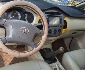 Toyota Innova J 2008 - Bán Toyota Innova J sản xuất năm 2008, màu bạc, xe gia đình