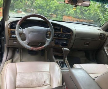 Toyota Camry 1996 - Gia đình bán Toyota Camry đời 1996, màu đen, xe nhập 