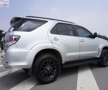 Toyota Fortuner V 2015 - Bán Toyota Fortuner V 2015, màu bạc, chính chủ