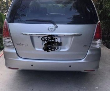 Toyota Innova V 2009 - Bán Toyota Innova V sản xuất 2009, màu bạc, xe gia đình