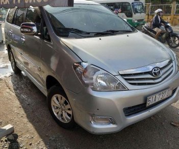 Toyota Innova J 2008 - Bán Toyota Innova J sản xuất năm 2008, màu bạc, xe gia đình