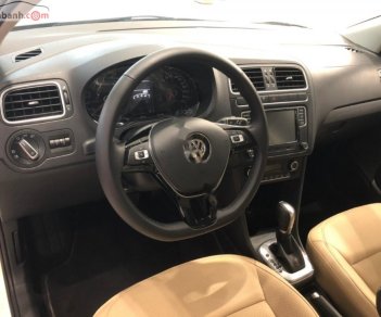 Volkswagen Polo 1.6AT 2016 - Cần bán Volkswagen Polo 1.6AT sản xuất năm 2016, màu trắng, nhập khẩu  