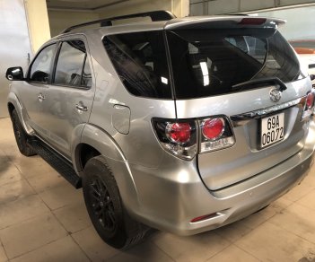 Toyota Fortuner 2015 - Bán Toyota Fortuner 2.7V AT năm sản xuất 2015, màu bạc, giá 749tr