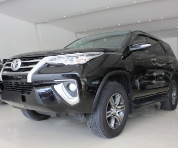 Toyota Fortuner G 2017 - Bán xe Fortuner 2017, số sàn máy dầu màu đen, xe nhập, 925 triệu