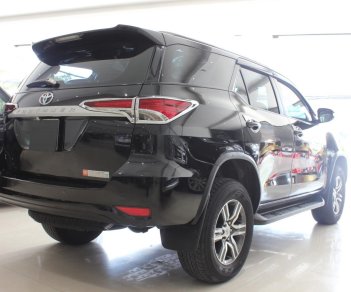 Toyota Fortuner G 2017 - Bán xe Fortuner 2017, số sàn máy dầu màu đen, xe nhập, 925 triệu