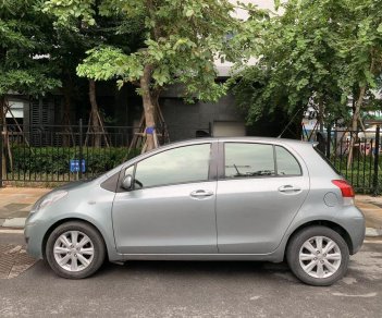 Toyota Yaris   2009 - Bán Toyota Yaris đời 2009, màu bạc, nhập khẩu 