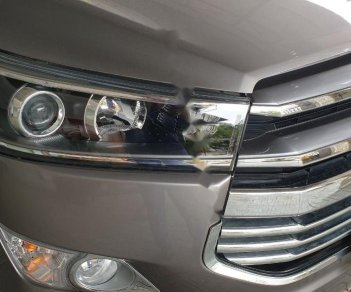 Toyota Innova V 2018 - Bán ô tô Toyota Innova V đời 2018, màu xám