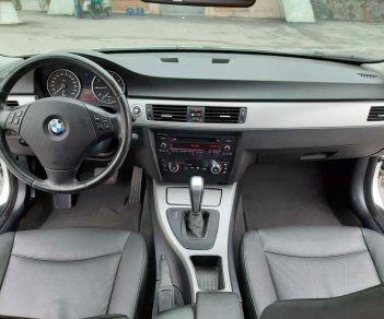 BMW 3 Series  320i 2008 - Chính chủ bán BMW 3 Series 320i đời 2008, màu trắng, nhập khẩu