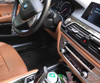 BMW i3 2016 - Bán ô tô BMW i3 đăng ký 2016, màu đen, ít sử dụng, giá tốt