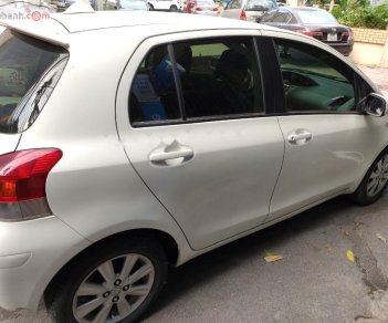 Toyota Yaris   2009 - Bán Toyota Yaris đời 2009, màu trắng, nhập khẩu  