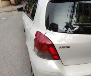 Toyota Yaris   2009 - Bán Toyota Yaris đời 2009, màu trắng, nhập khẩu  