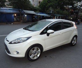 Ford Fiesta 2011 - Cần bán xe Ford Fiesta S 2011, màu trắng bản full