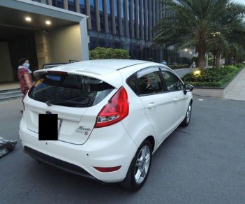 Ford Fiesta 2011 - Cần bán lại xe Ford Fiesta năm sản xuất 2011, màu trắng giá cạnh tranh